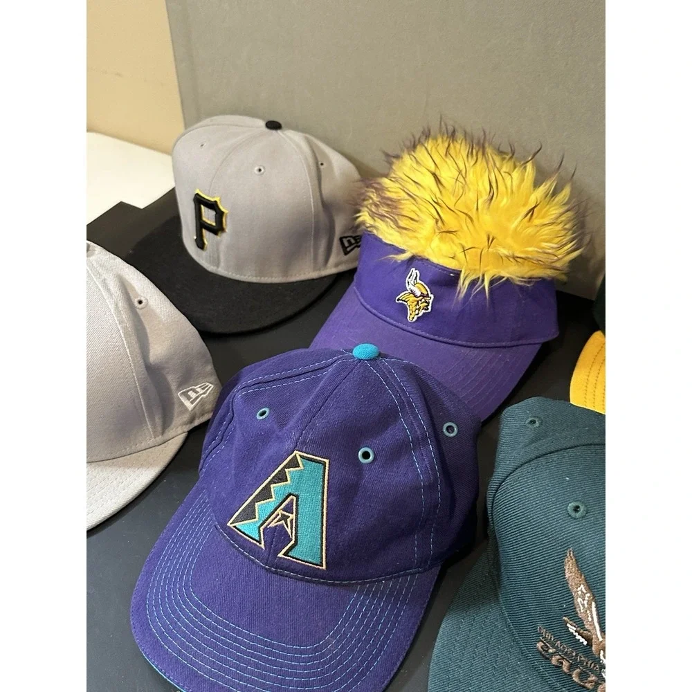 professional sports Hats‎ Lot